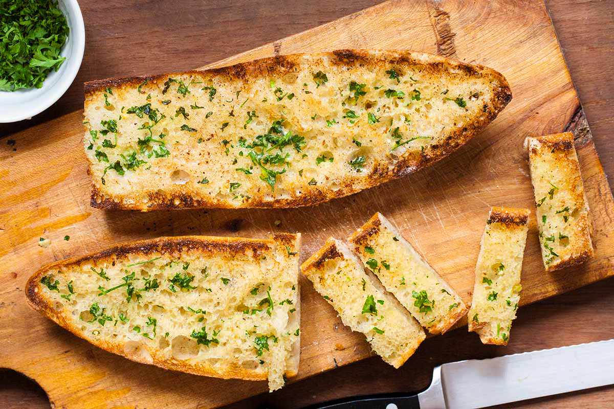 Garlic Bread A Flavorful and Versatile Side Dish